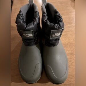 The North Face, women’s size 10.5, grey snow boots